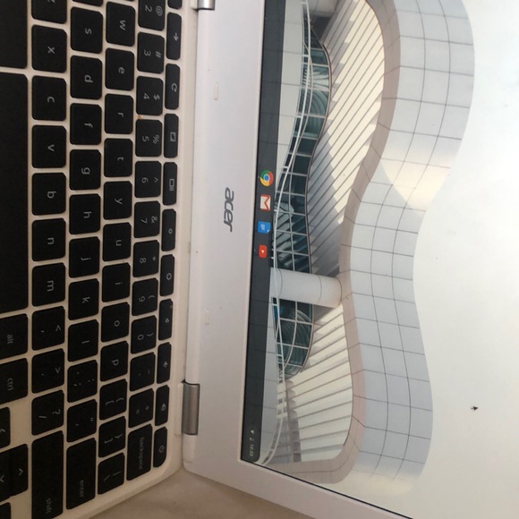 Computer - Picture 1 of 2